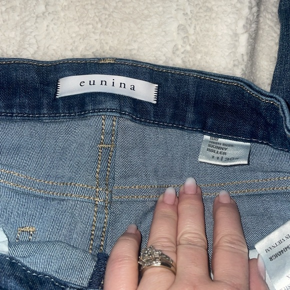 Like new designer jeans - Picture 4 of 5